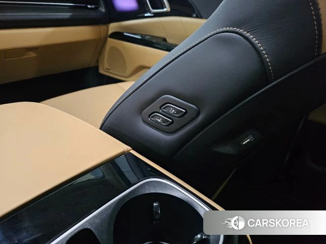 Kia Carnival 4th generation 2023 Белый из Кореи, фото 4