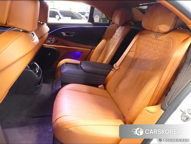 Bentley Flying Spur 3rd Generation 2023 Белый из Кореи, фото 4