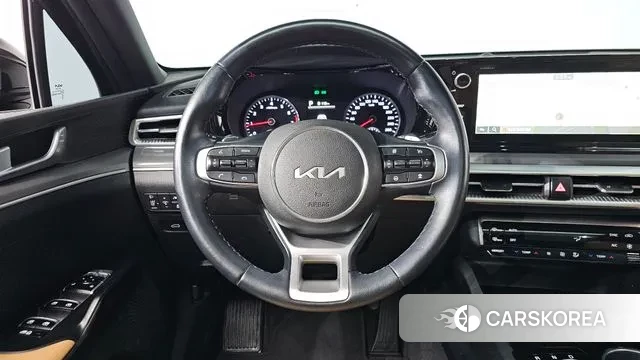 Kia K5 3rd generation 2023 Черный из Кореи, фото 4