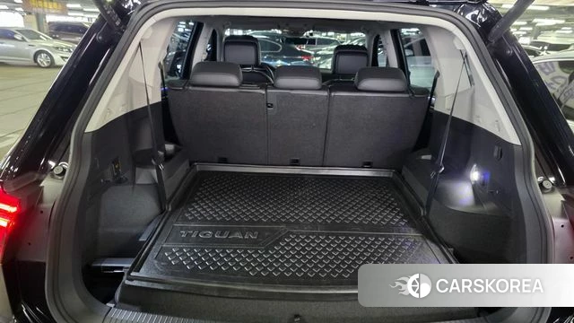 Volkswagen Tiguan Allspace 2024 Черный из Кореи, фото 4