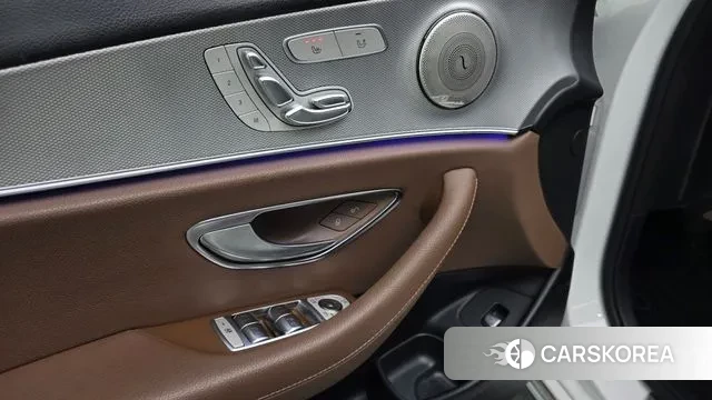 Mercedes-Benz E-Class W213 2018 Белый из Кореи, фото 4