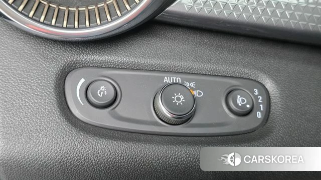 Chevrolet (GM Daewoo) Trax Crossover 2023 Черный из Кореи, фото 4
