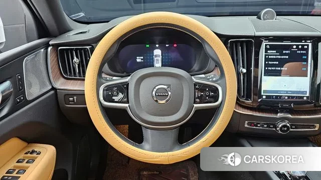 Volvo XC60 second Generation 2022 Белый из Кореи, фото 4