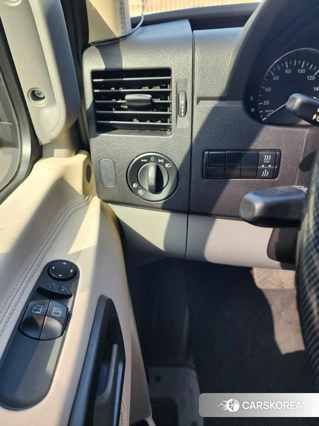 Mercedes-Benz Sprinter 2018 Песочный из Кореи, фото 4