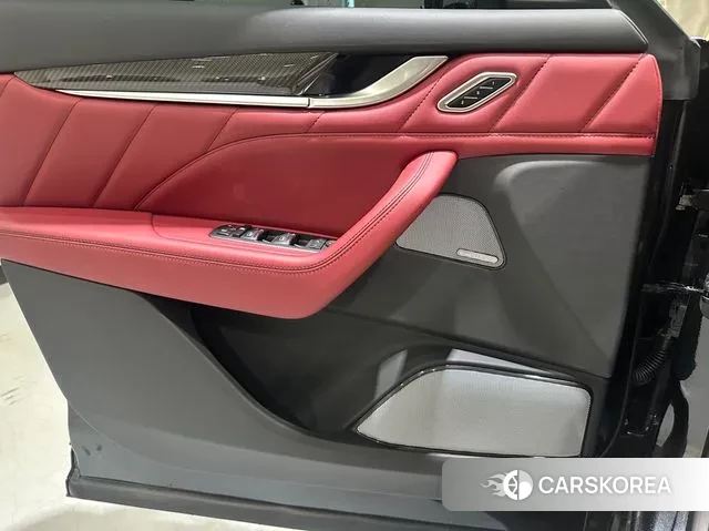 Maserati Levante 2023 Черный из Кореи, фото 4