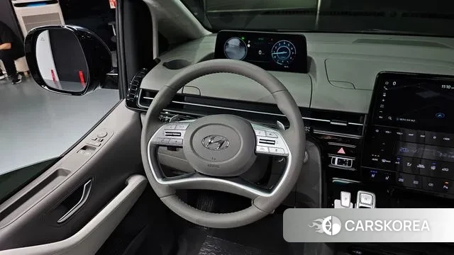 Hyundai Staria 2024 Черный из Кореи, фото 4