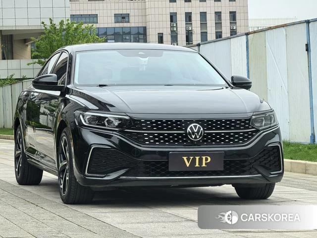 Volkswagen Passat 2022 Черный из Китая, фото 4
