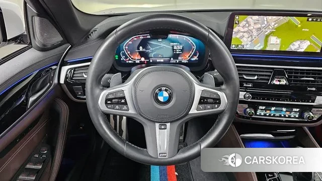 BMW 5 Series (G30) 2023 Белый из Кореи, фото 4