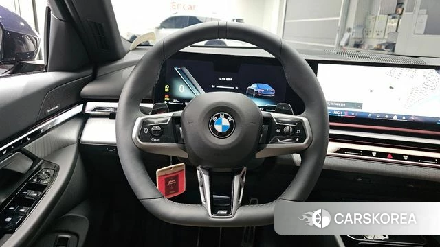 BMW 5 Series (G60) 2025 Черный из Кореи, фото 4