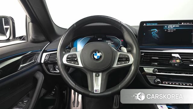 BMW 5 Series (G30) 2021 Белый из Кореи, фото 4