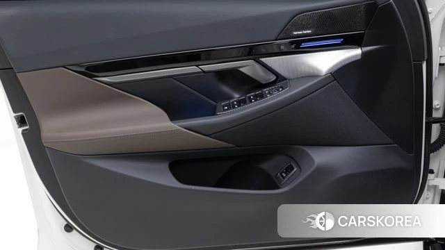 BMW 5 Series (G60) 2024 Белый из Кореи, фото 4