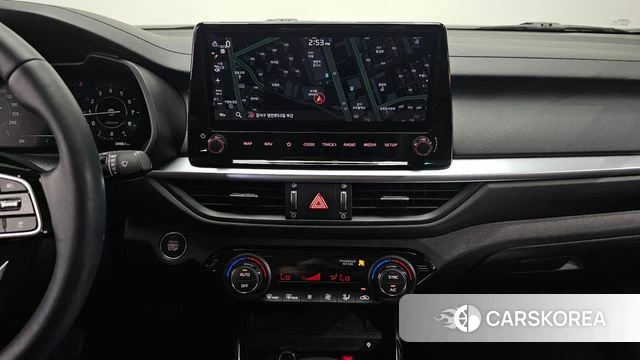Kia The New K3 2nd generation 2021 Белый из Кореи, фото 4