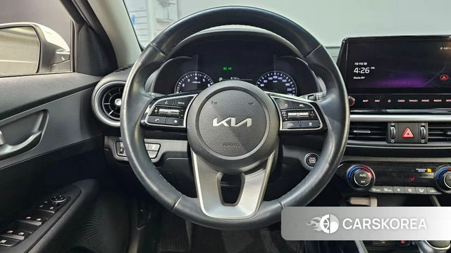 Kia The New K3 2nd generation 2021 Белый из Кореи, фото 4