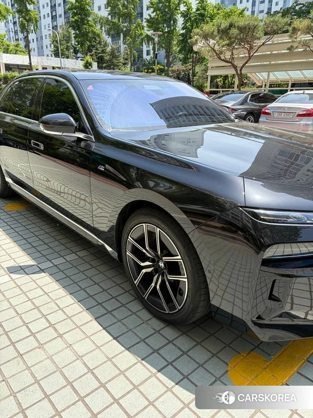 BMW 7 Series (G70) 2025 Черный из Кореи, фото 4