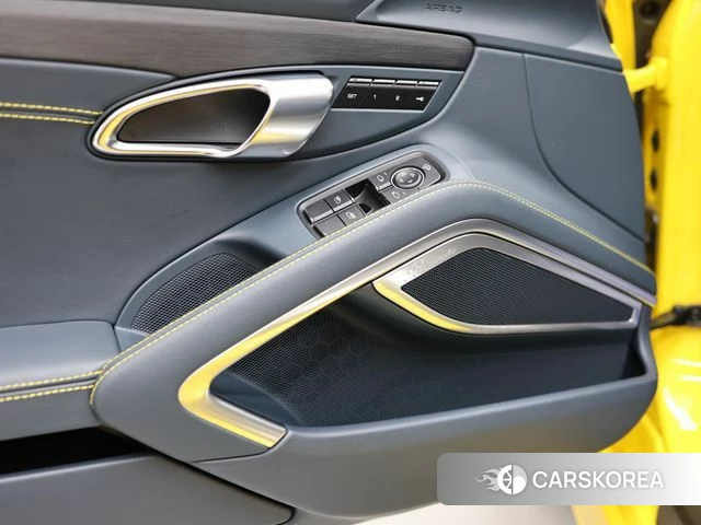 Porsche 718 Boxster 2021 Желтый из Кореи, фото 4