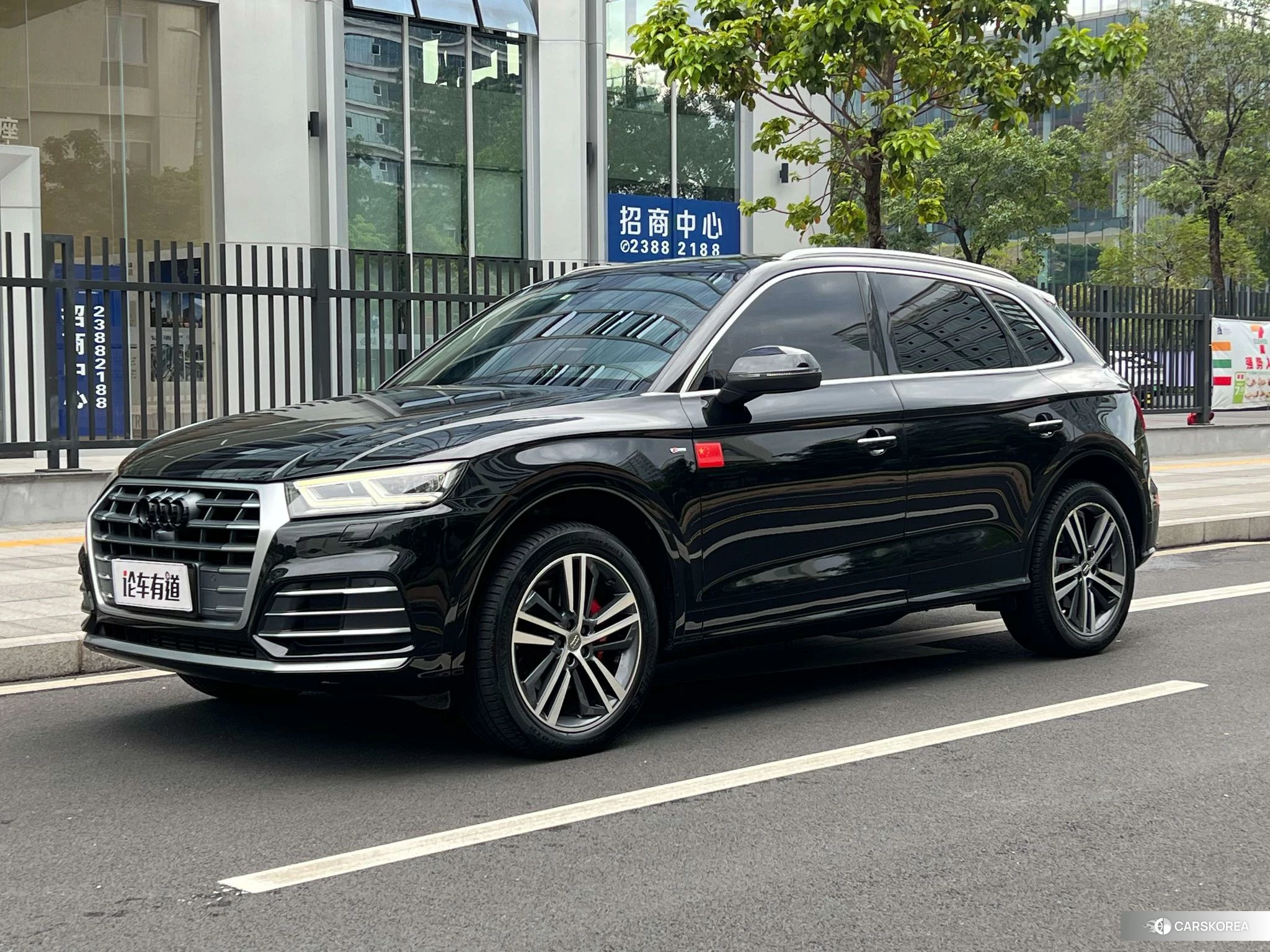 Audi Q5L 2019 Черный из Китая, фото 4