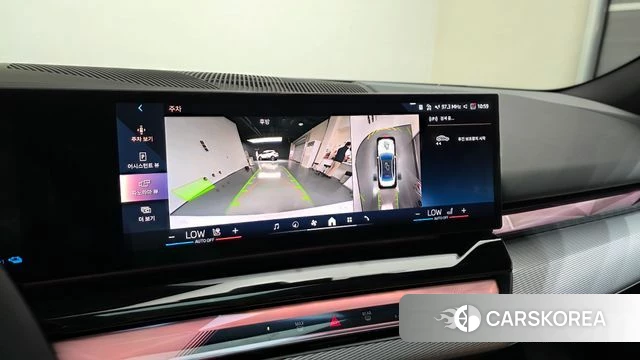 BMW 5 Series (G60) 2025 Белый из Кореи, фото 4