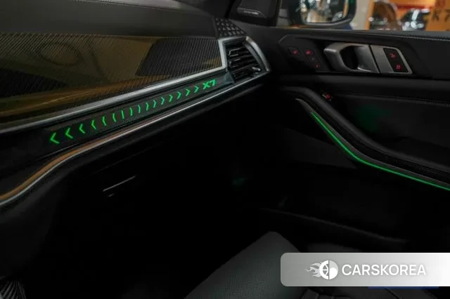 BMW X7 (G07) 2025 Песочный из Кореи, фото 4