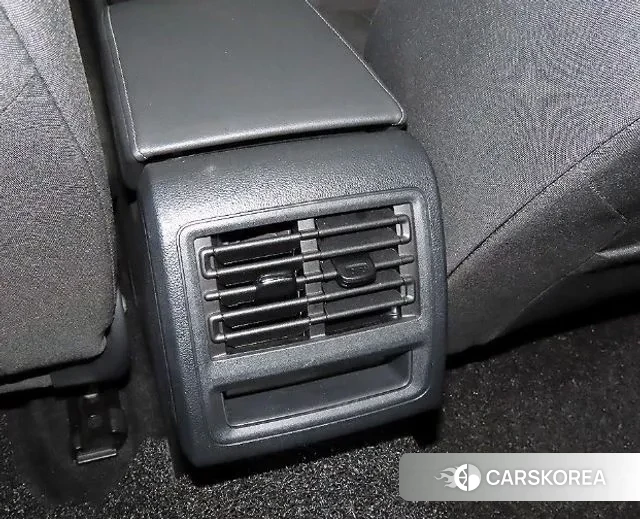 Volkswagen Golf 8th Generation 2024 Белый из Кореи, фото 4