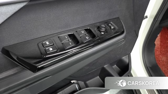Ssangyong Torres EVX 2024 Белый из Кореи, фото 4