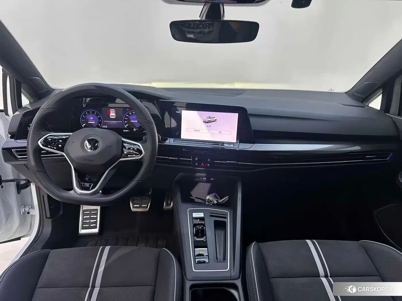 Volkswagen Golf 2022 Белый из Китая, фото 4
