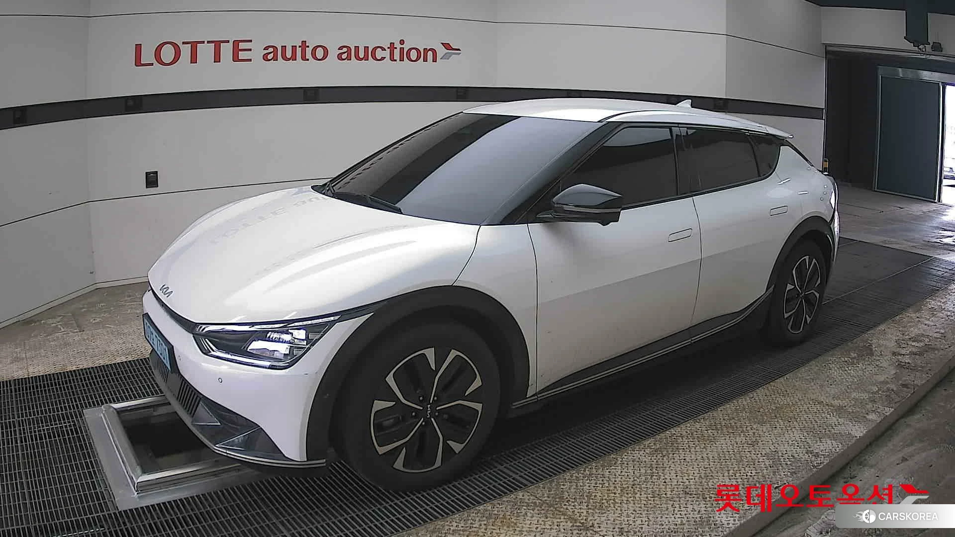 Kia EV6 2022 Snow White Pearl из Кореи, фото 4