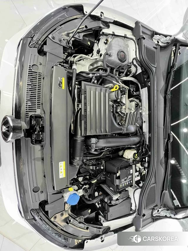 Volkswagen Golf 2023 Белый из Китая, фото 4