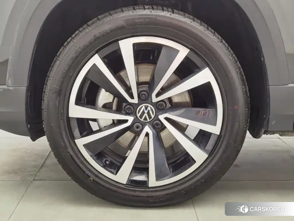 Volkswagen Tharu 2022 Silver/gray из Китая, фото 4