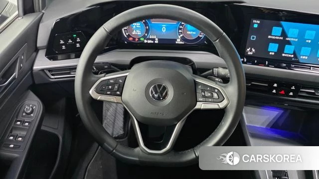 Volkswagen Golf 8th Generation 2022 Черный из Кореи, фото 4