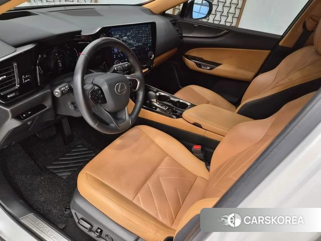 Lexus NX350h Second generation 2024 Жемчужный цвет из Кореи, фото 4