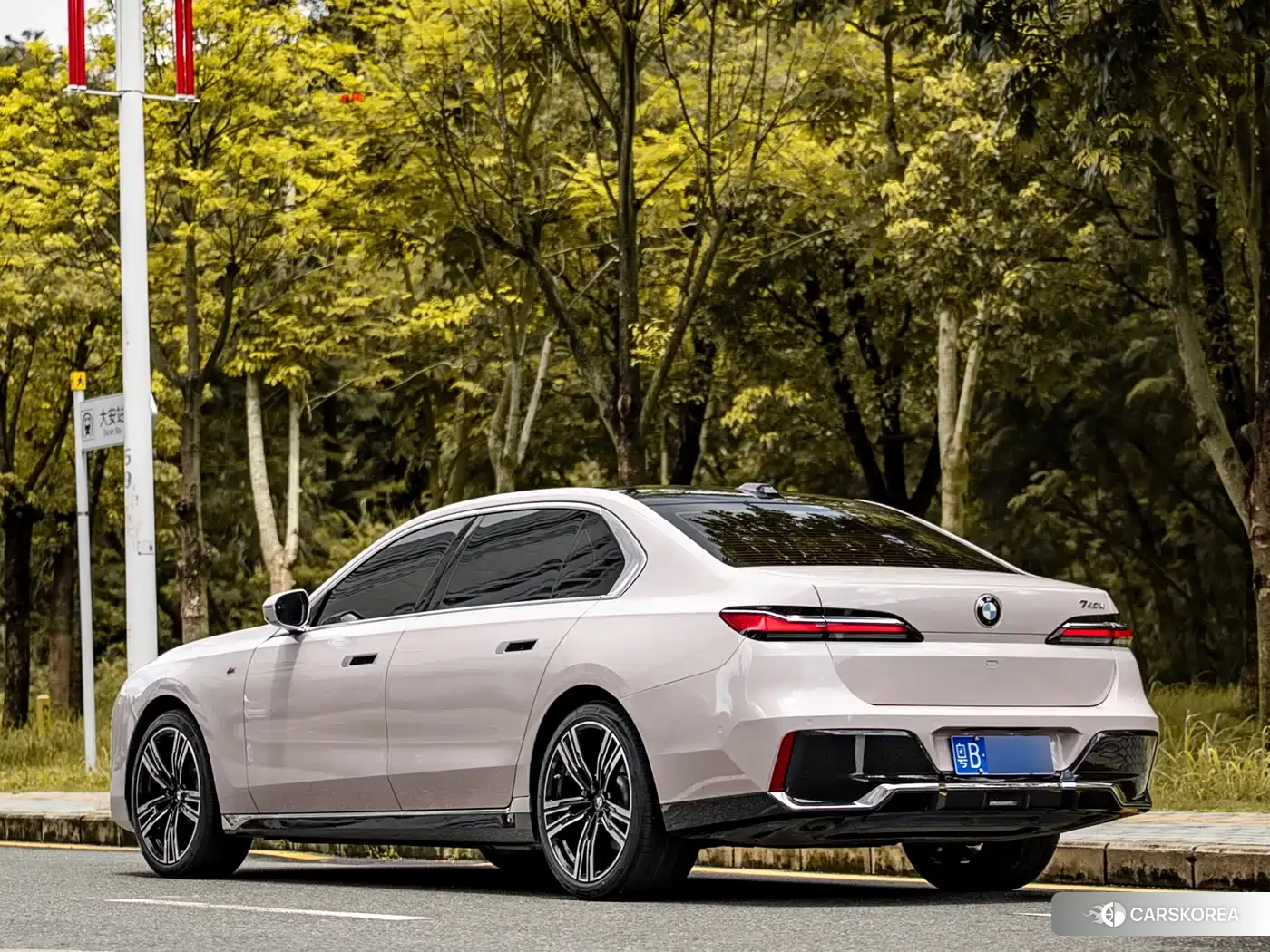 BMW 7 series 2025 Черный из Китая, фото 4