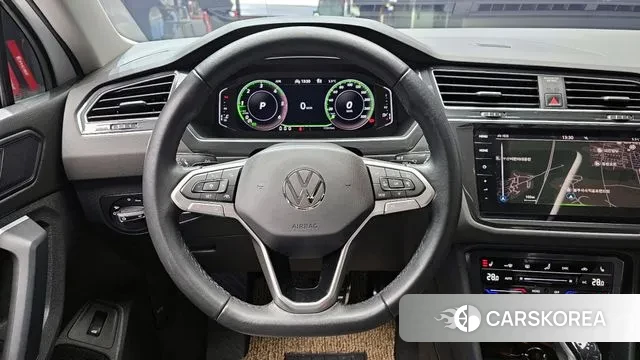 Volkswagen Tiguan second Generation 2023 Белый из Кореи, фото 4
