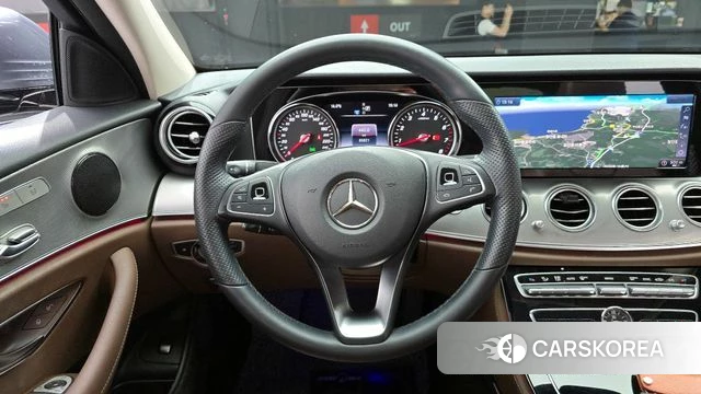 Mercedes-Benz E-Class W213 2018 Серый из Кореи, фото 4