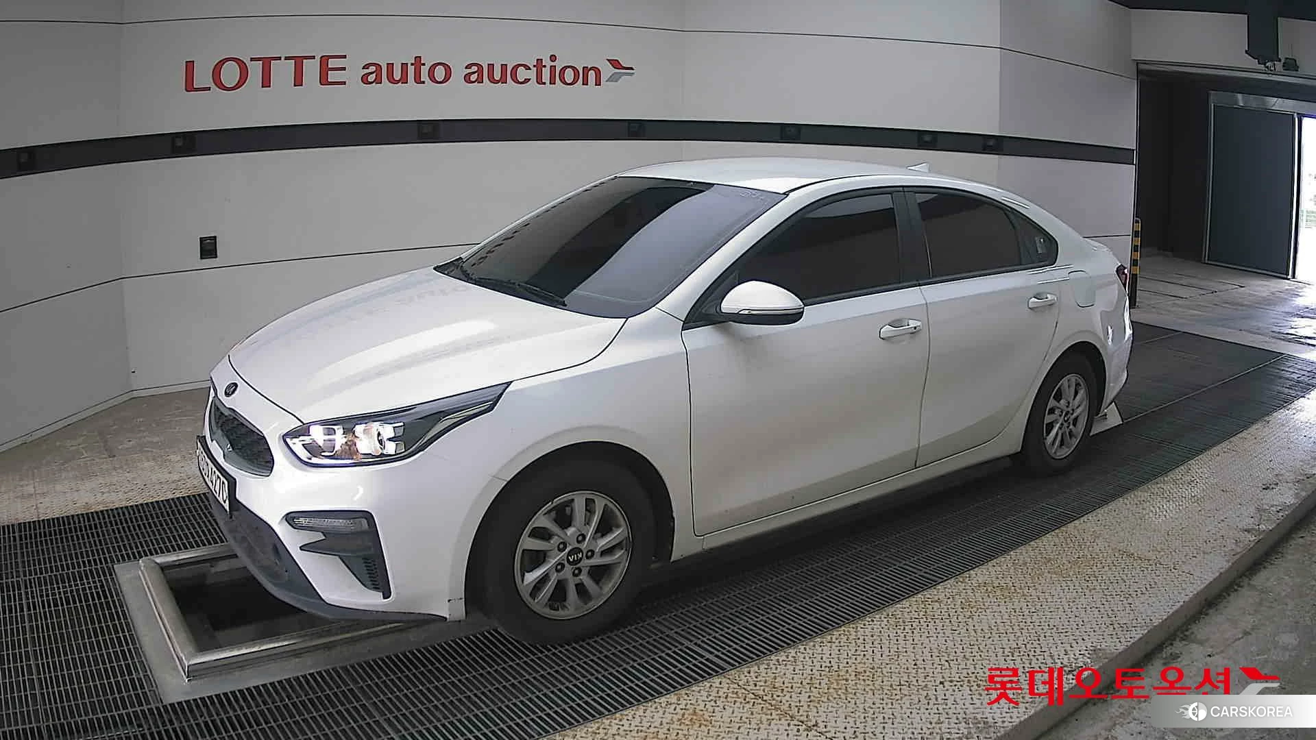 Kia K3 2021 Snow White Pearl из Кореи, фото 4