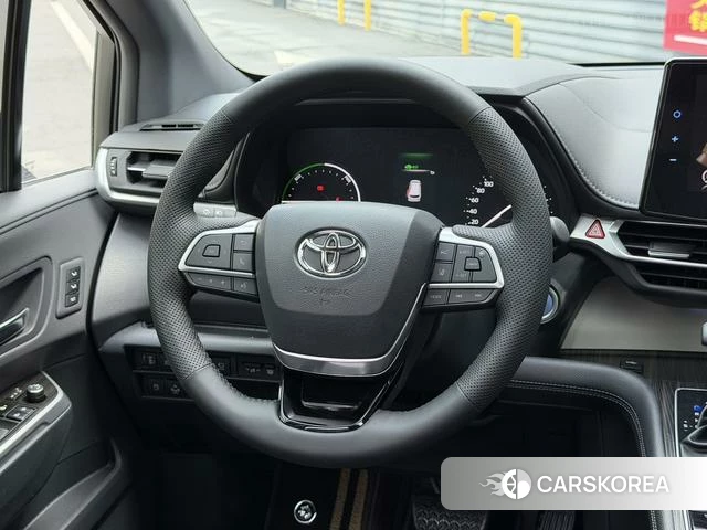 Toyota Grevia 2023 Черный из Китая, фото 4