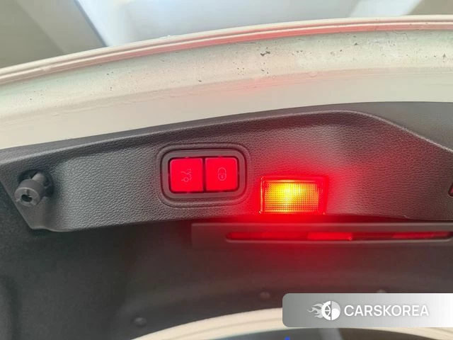 Mercedes-Benz C-Class W205 2018 Белый из Кореи, фото 4