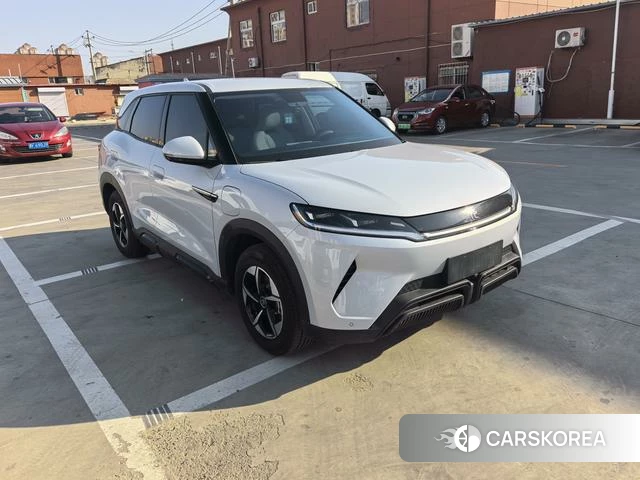 BYD Yuan UP 2025 Серебристо-серый из Китая, фото 4