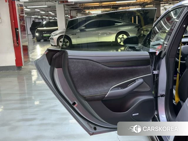 Xiaomi Car Xiaomi SU7 Ultra 2025 Серебристо-серый из Китая, фото 4