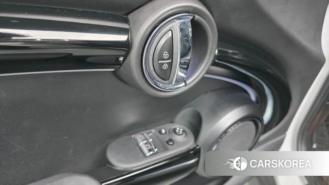 Mini Cooper 2023 Белый из Кореи, фото 4