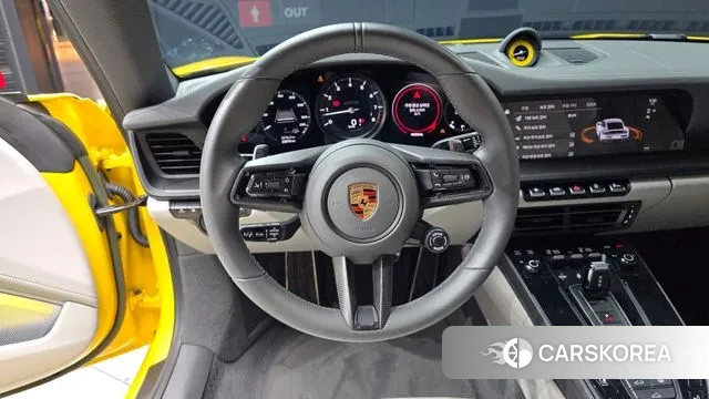 Porsche 911(992) 2023 Желтый из Кореи, фото 4