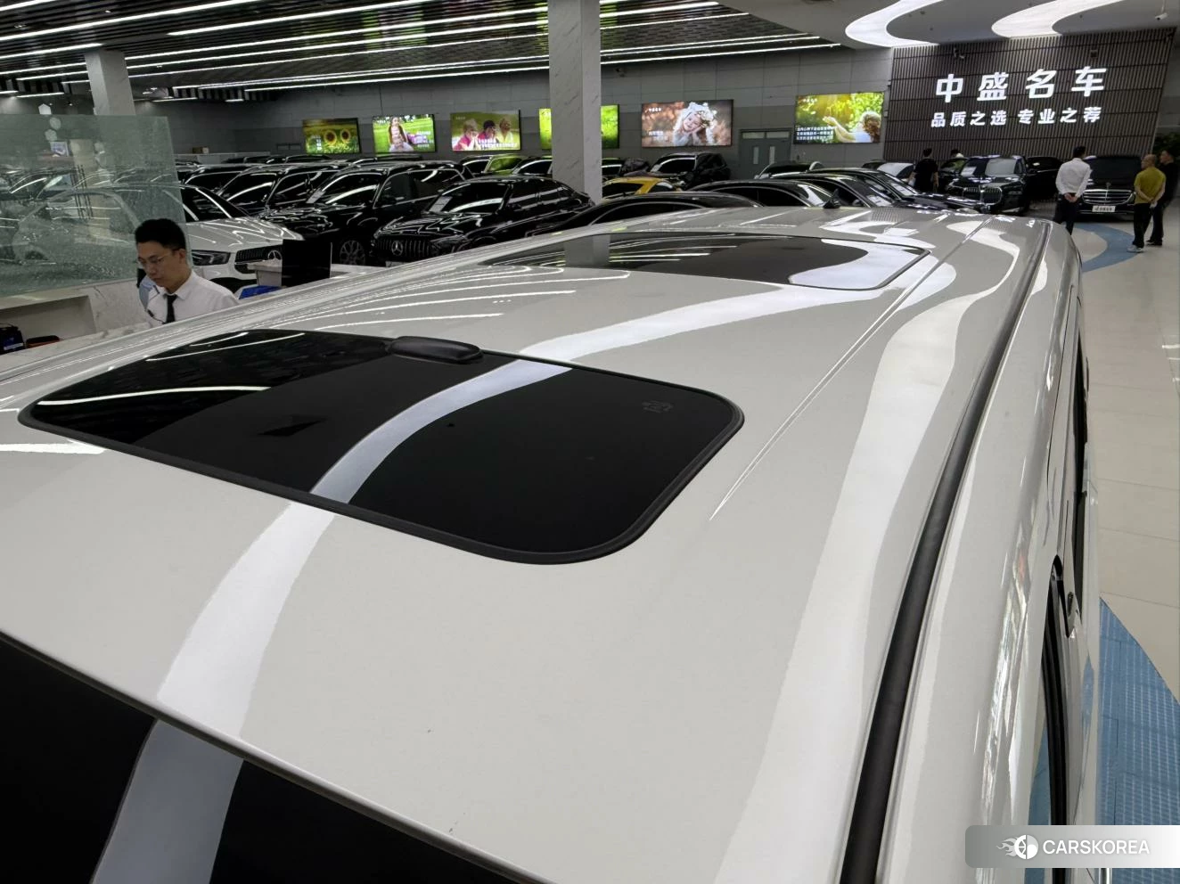 Toyota Elfa 2021 Белый из Китая, фото 4