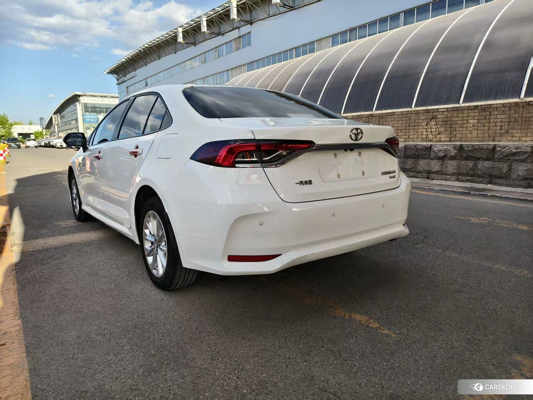 Toyota Corolla 2023 Белый из Китая, фото 4