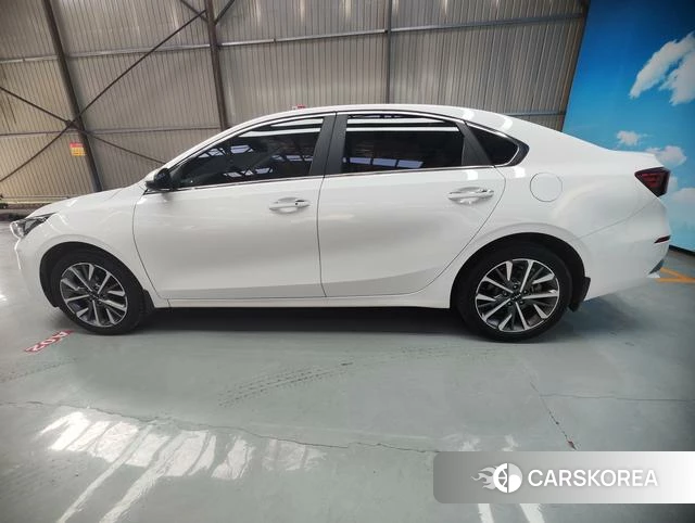 Kia K3 2022 Белый из Китая, фото 4
