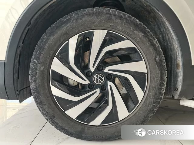 Volkswagen Tiguan L 2023 Серебристо-серый из Китая, фото 4