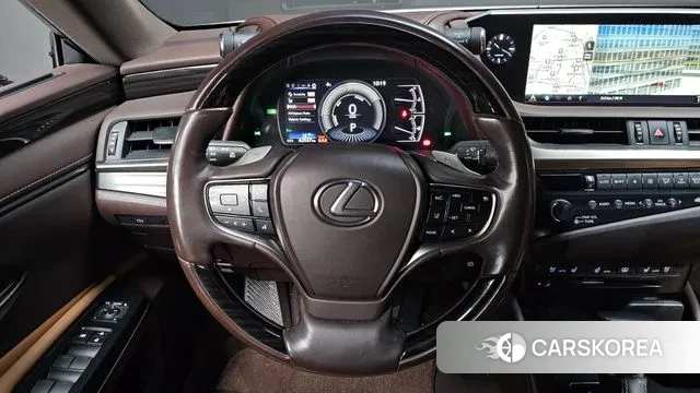 Lexus ES300h 7th generation 2019 Белый из Кореи, фото 4