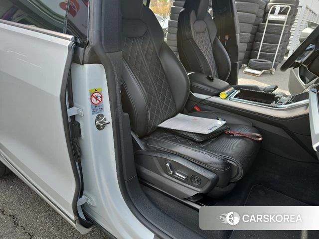 Audi Q8 (4M) 2021 Белый из Кореи, фото 4