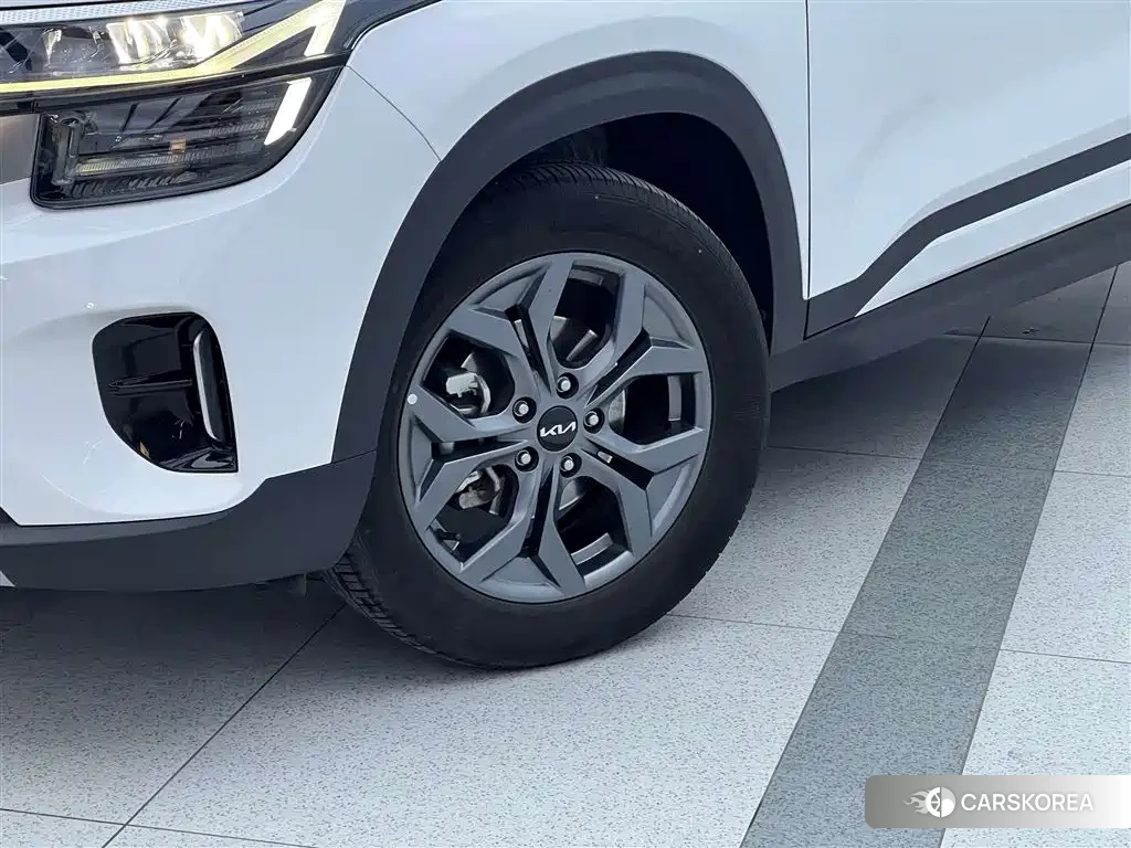 Kia Seltos 2023 Белый из Китая, фото 4