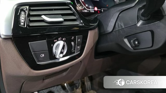 BMW 5 Series (G30) 2021 Серый из Кореи, фото 4