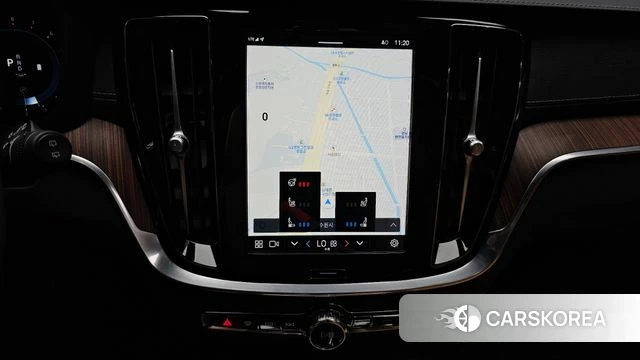 Volvo V60 Cross-Country 2nd Generation 2023 Серебряный из Кореи, фото 4