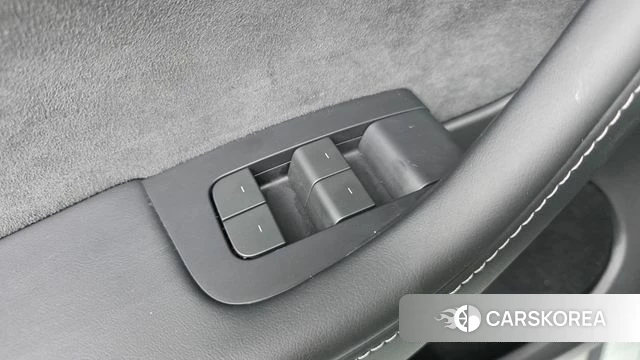 Tesla Model Y 2023 Белый из Кореи, фото 4